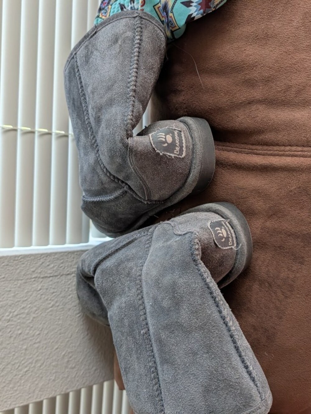 BearPaw Short Suede Boots in Gray